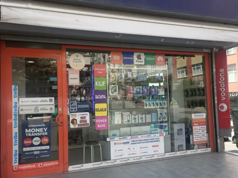 Vodafone bayisi ve telefon aksesuar mağazasında Faturamatik para transferi ve fatura ödeme noktası